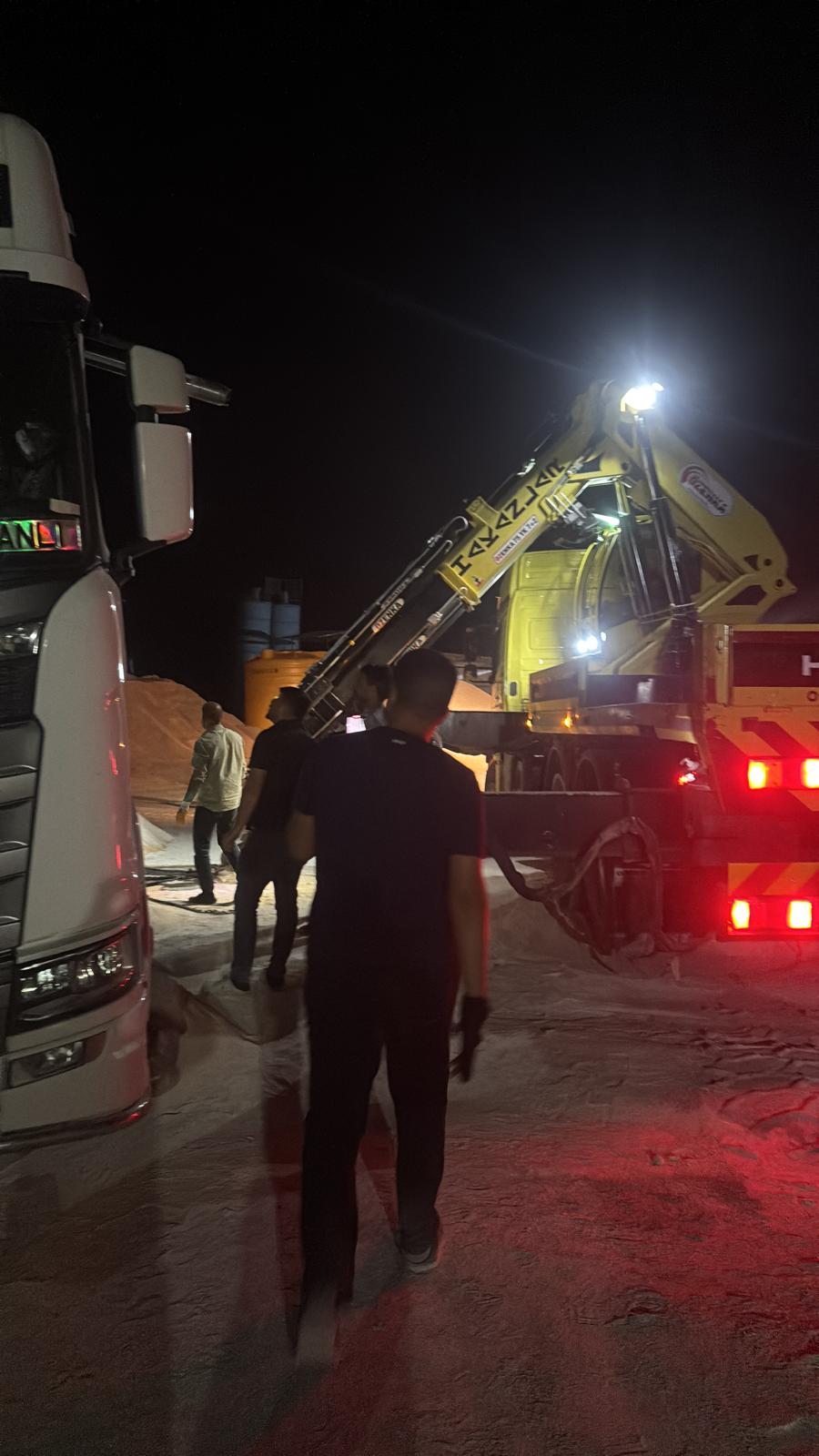 HAKANLAR VİNÇ – Malatya’da profesyonel vinç kiralama hizmeti, ağır tonaj, prefabrik ve çelik yapı projeleri için güvenli ve hızlı vinç çözümleri.